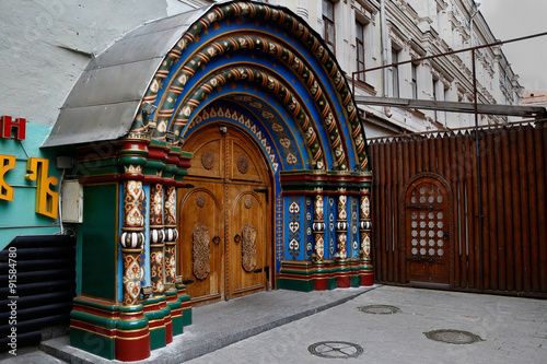 Painted gate near the Kremlin.