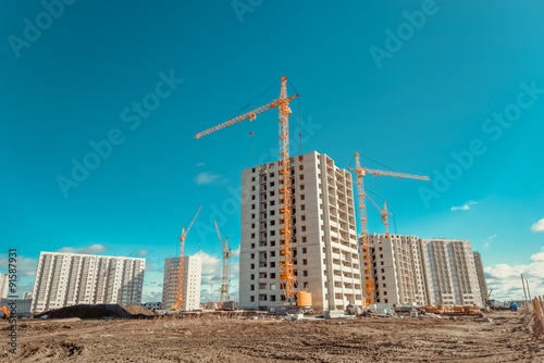 Industrial cranes and new multi-storey building