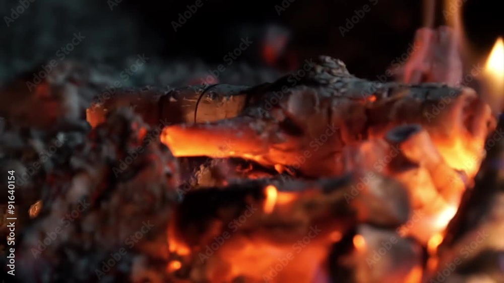 Ember fire/Ember fire in the garden
Ember fire/Ember fire in the garden