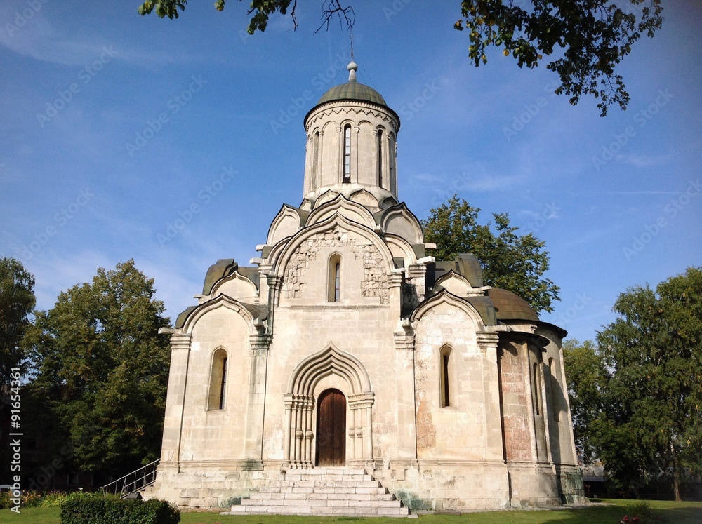 старинная церковь