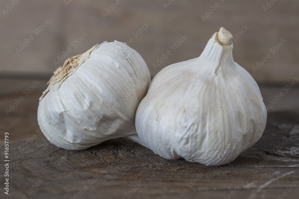Garlic on Wood Garlic on Wood