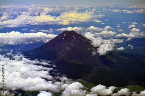 空から見た富士山の風景