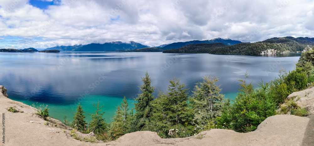 Obraz premium Lake view, Road of the Seven Lakes, Argentina
