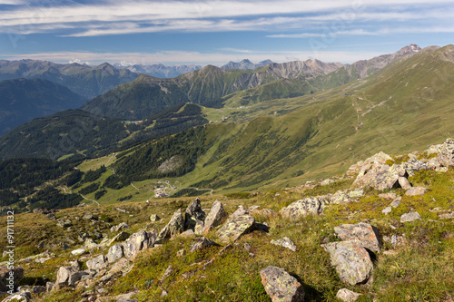 Alpage, herbe et vallée