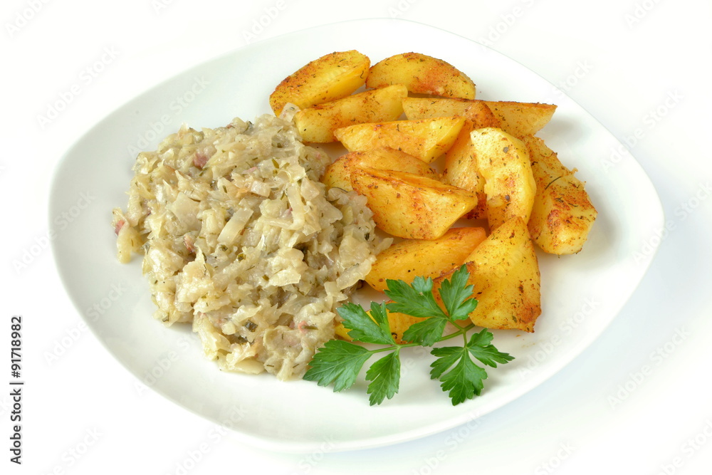 kapusta duszona z pieczonymi ziemniakami kapusta duszona z pieczonymi ziemniakami