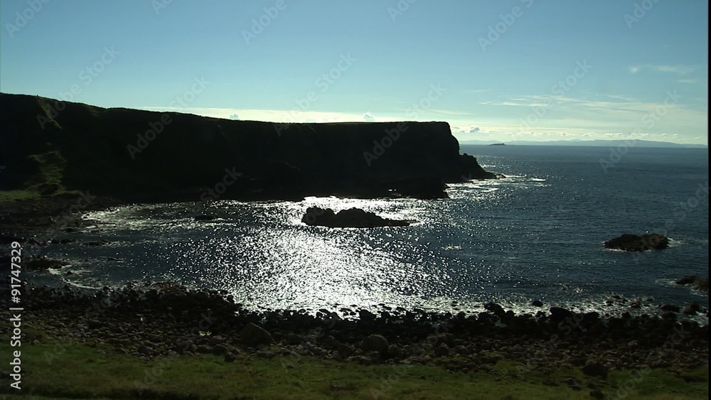 Sparkling coast & cliffs at Giant's Causeway