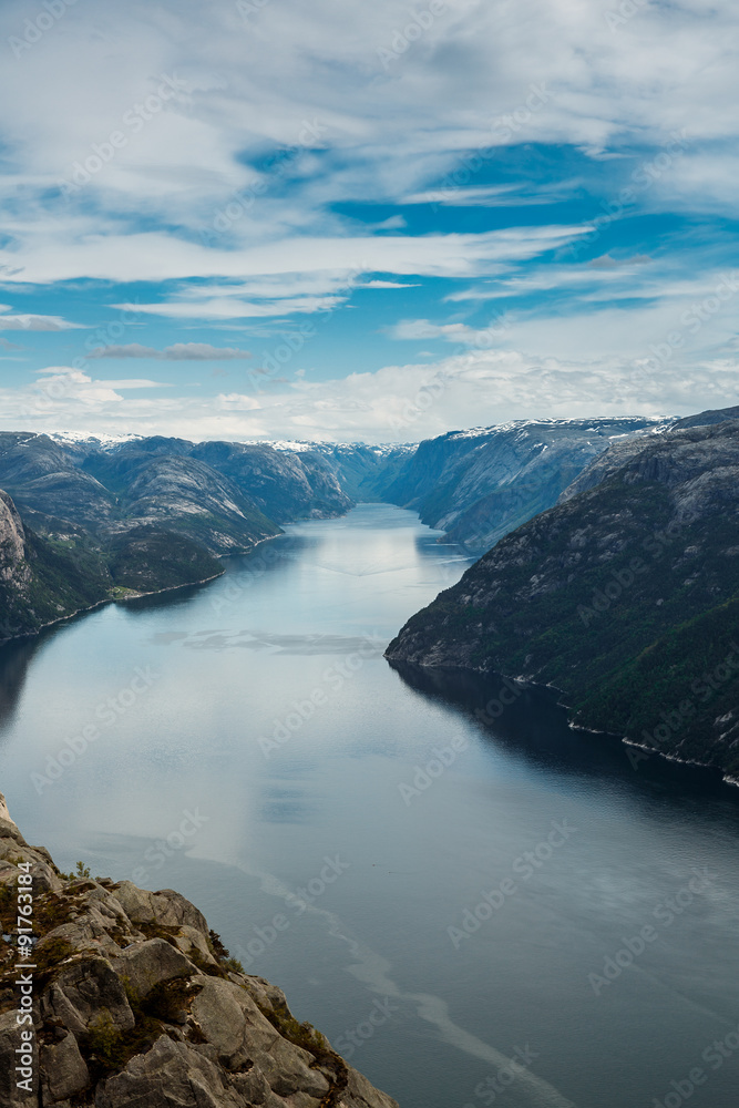 Preikestolen or Prekestolen