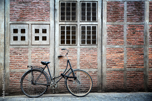 Bike and building © Rixie