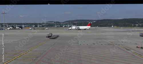 Φωτογραφία An air craft on an airport