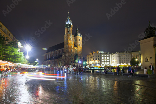 Kraków rynek starego miasta nocą