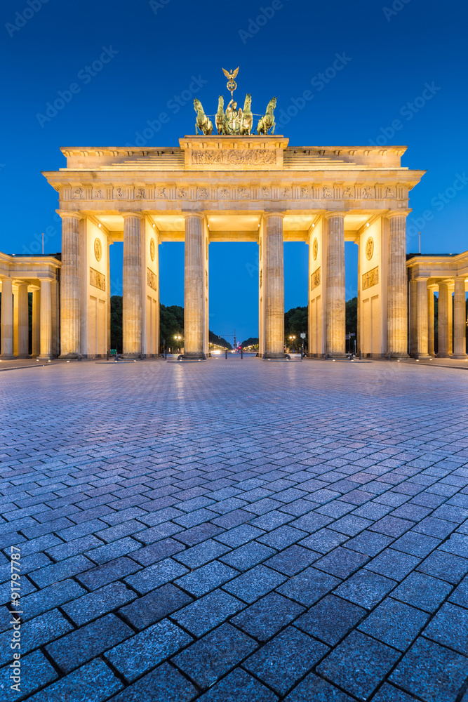 Fototapeta premium Brama Brandenburska o świcie, Berlin, Niemcy