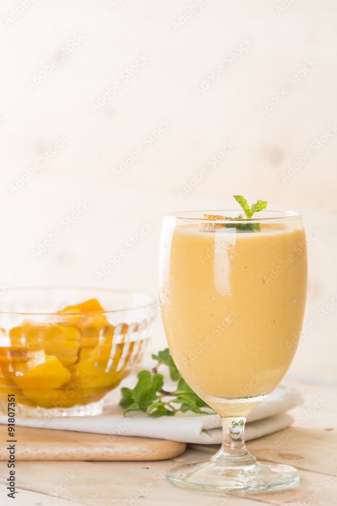 mango smoothie