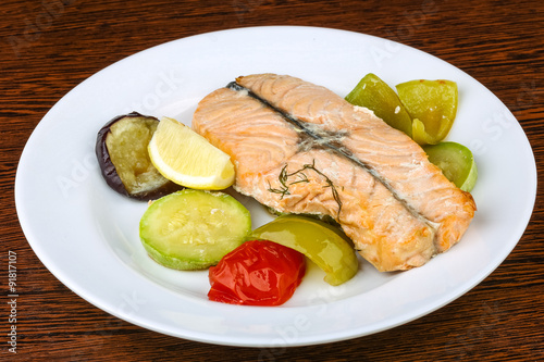 Salmon with grilled vegetables