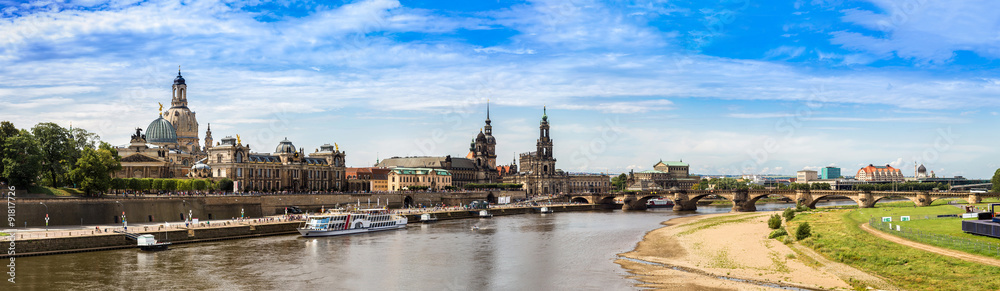 Fototapeta premium Panoramic view of Dresden