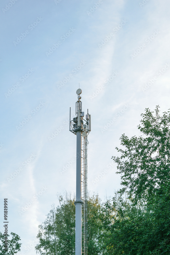 Obraz premium Antennas on the tower base station cellular network