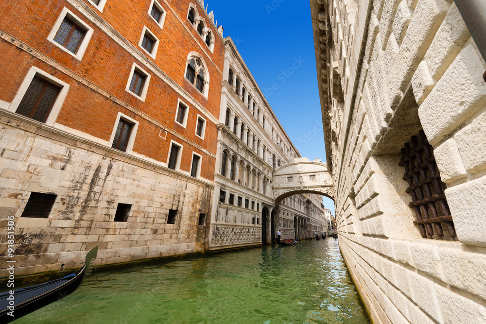 Bridge of Sighs - Venice Italy / Typical gondolas under the Bridge of Sighs XVII century (Ponte dei Sospiri). Venezia (UNESCO world heritage site), Veneto, Italy