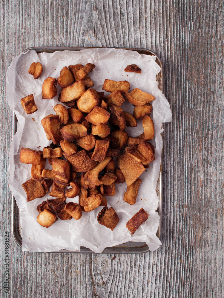 Fototapeta premium rustic deep fried crispy pork rind