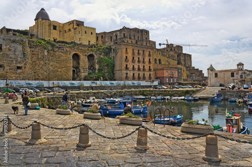 Pozzuoli Alter Hafen