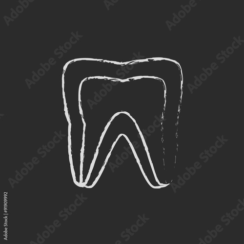 Molar tooth icon drawn in chalk.