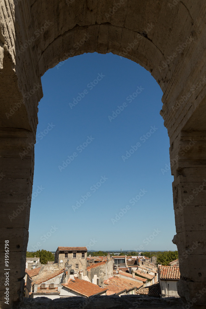 Φωτογραφία view of the ancient city of Arles, France from the Roman arena