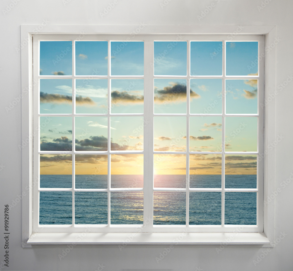 Fototapeta Nowożytny mieszkaniowy okno z dennym widokiem podczas zmierzchu