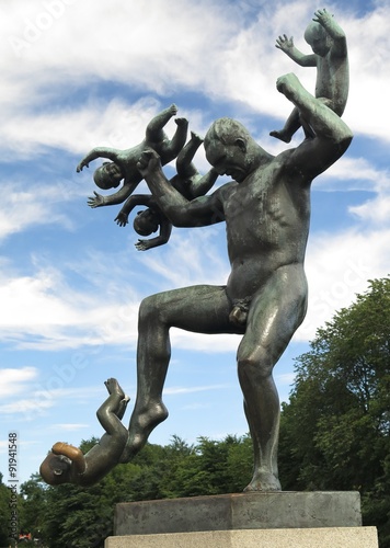 statue in Vigelandspark in Oslo