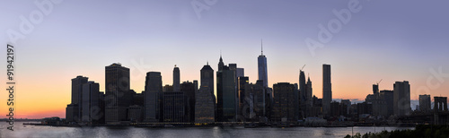 Dusk Manhattan panorama silhouette © Onionastudio