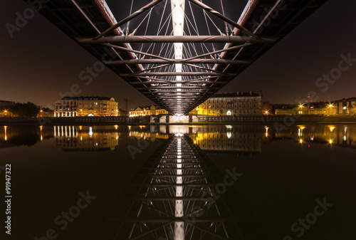 Bernatka footbridge over Vistula river in Krakow in the night #91947322