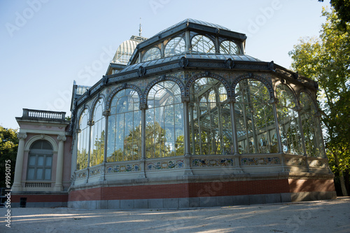 Palacio de Cristal. / The Palacio de Cristal is a metal and glass structure located in the Parque del Retiro in Madrid (Spain). 