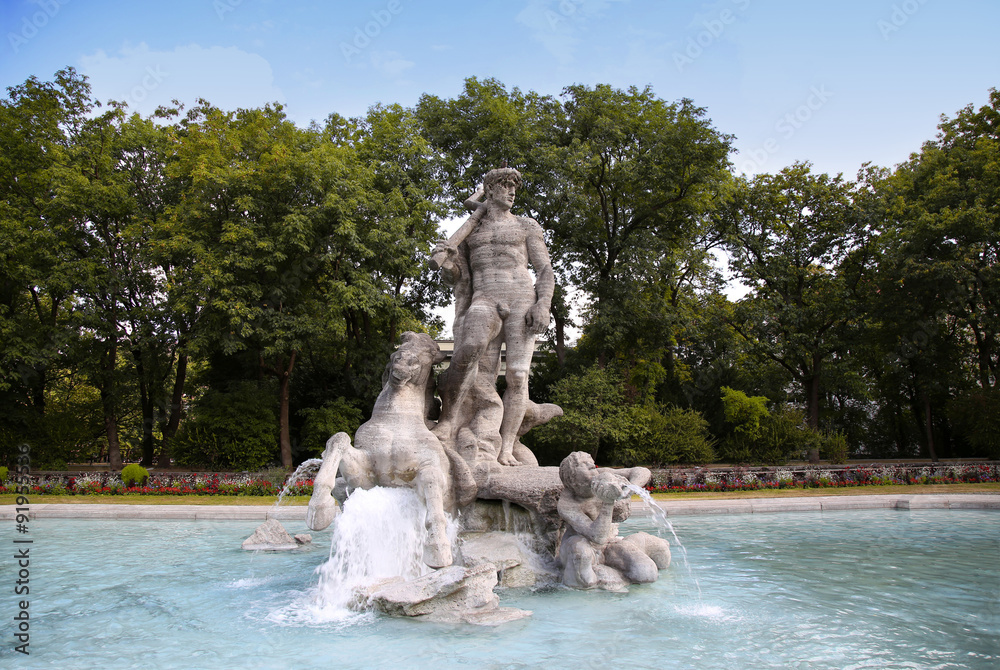 Fototapeta premium Neptune Fountain in Munich, Germany