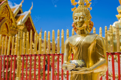 Obraz na płótnie Golden statue of buddha in Wat Phra That Doi Suthep, Chiang Mai Thailand w salonie