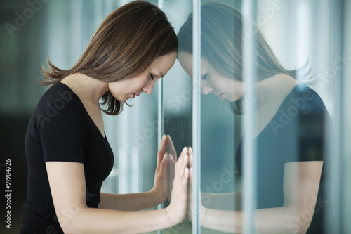 Obraz na płótnie sad woman w salonie