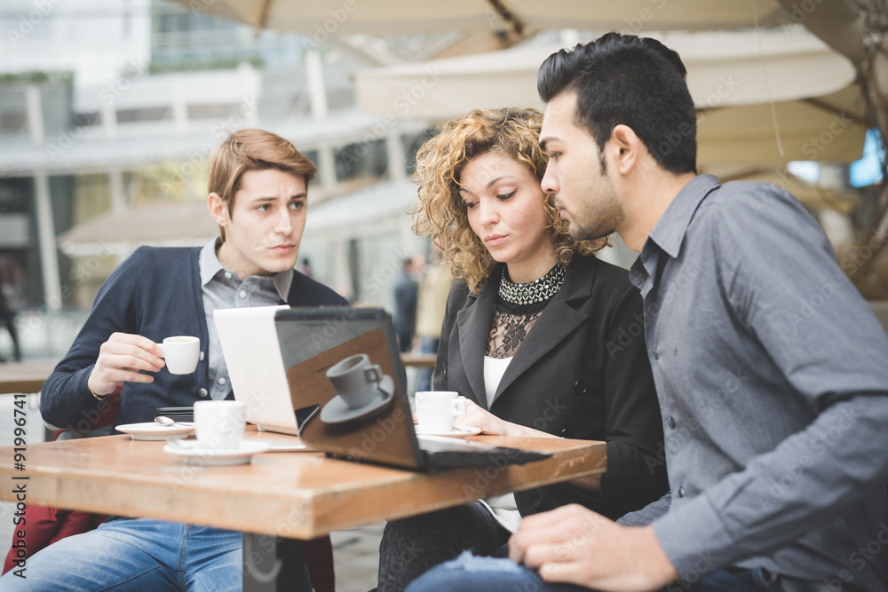 Obraz premium Multiracial contemporary business people working connected with
