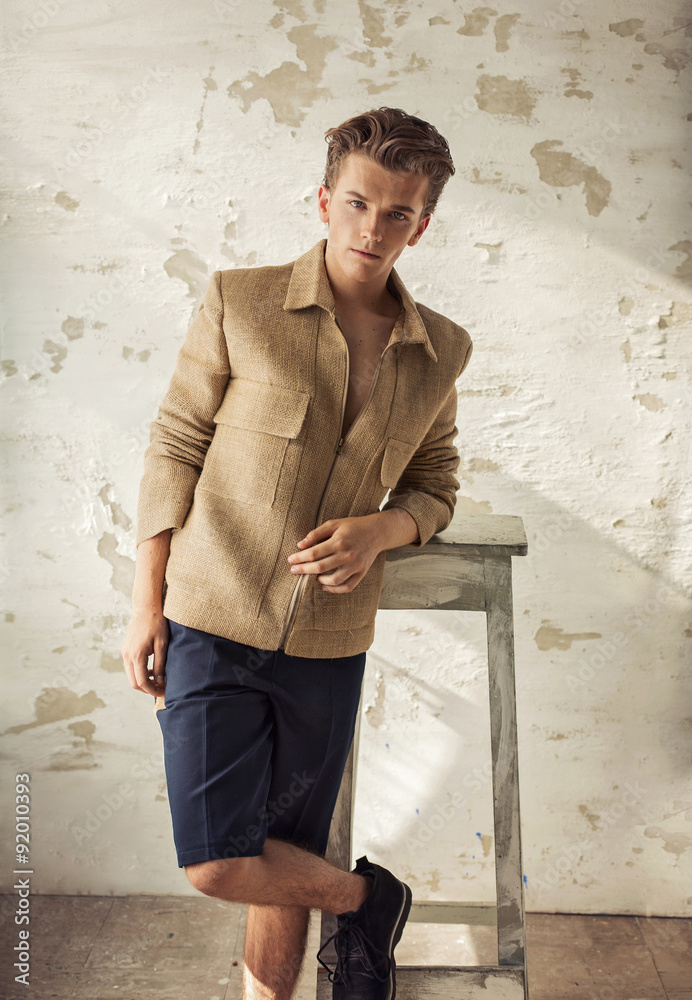Obraz premium Handsome fashion man posing