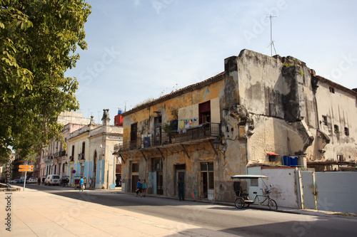 Old cuban building © J A Nicoli