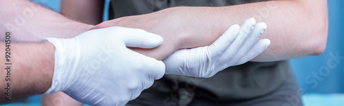 Fotografia, Obraz Woman with hand fracture