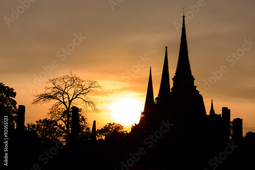 Silhouetted of Wat Phra Sri Sanphet sunset at sunset in Ayutthaya histotic park, Thailand.