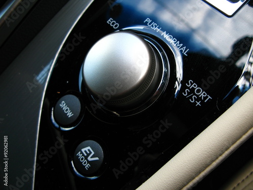 高級セダンのインテリア04、HMI