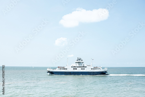 bateau nuage traversée transport maritime