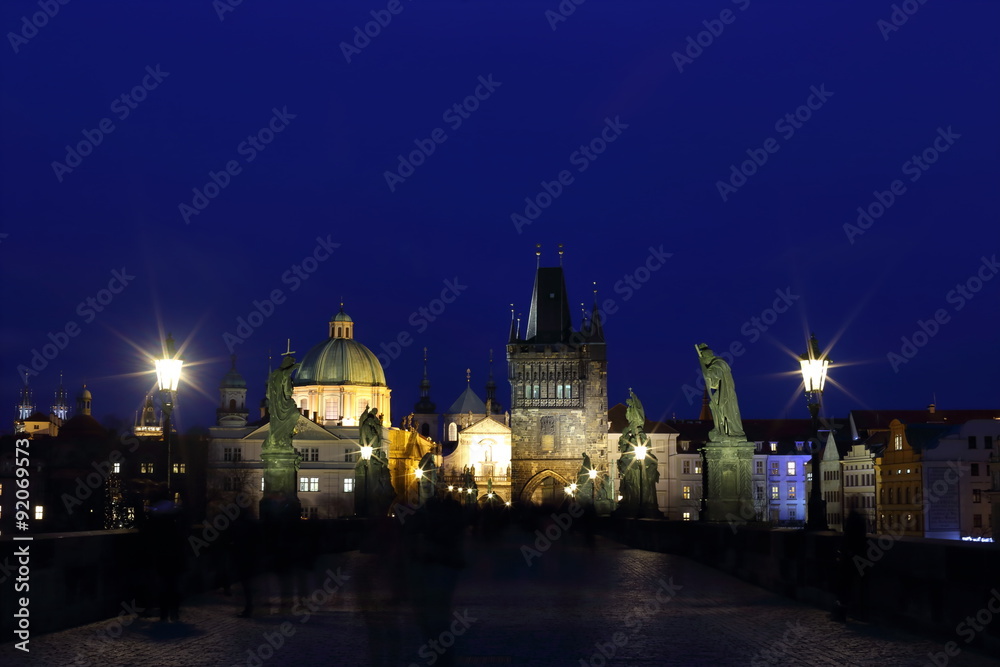 Obraz premium The Charles bridge at night Prague, Czech Republic 