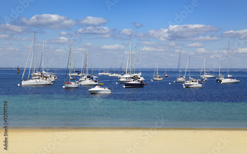 Ankernde Segelboote photo