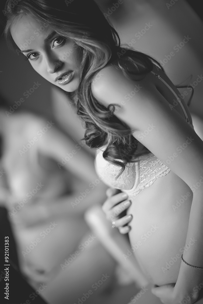 Naklejka premium kobieta w ciąży mc