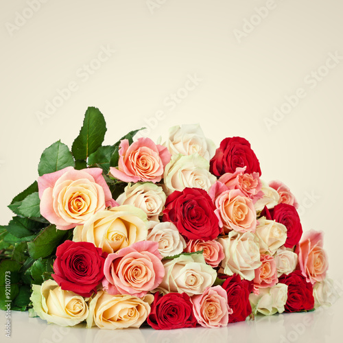 Bouquet of blossoming roses © IULIIA AZAROVA