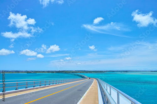 真夏の伊良部大橋と宮古島