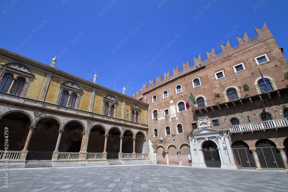 Piazza dei Signori a Verona con Palazzo del Podestà