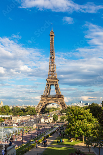 Eiffel Tower in Paris © Sergii Figurnyi