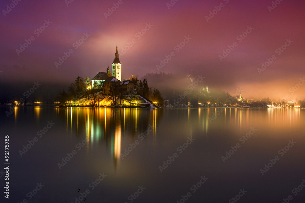 Obraz premium Lake bled in winter, Slovenia