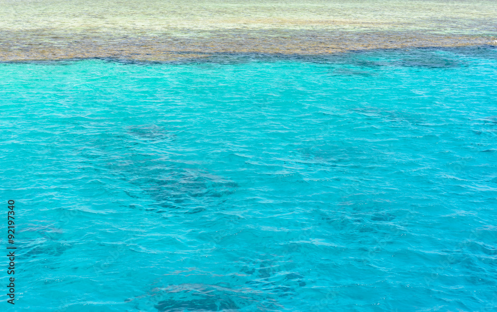 Obraz premium Crystal clear turquoise blue sea water