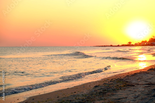 Sunset on the seashore © Africa Studio