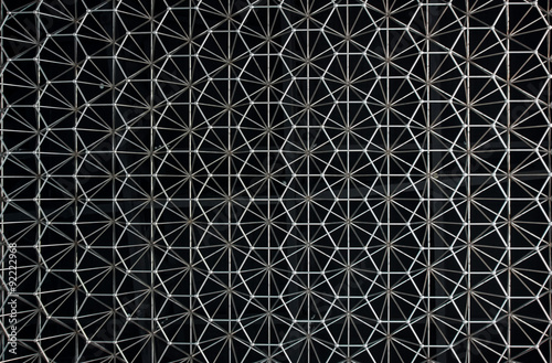 abstrakcyjny wzór metalu w postaci konstrukcji ze stali nierdzewnej.